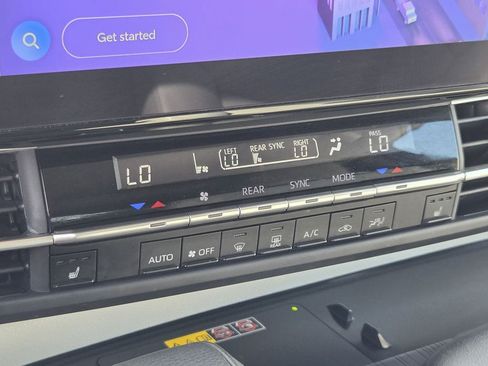 Used 2026 Toyota Sienna XLE FWD image 20
