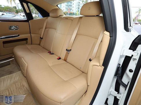 Used 2014 Rolls-Royce Ghost image 17