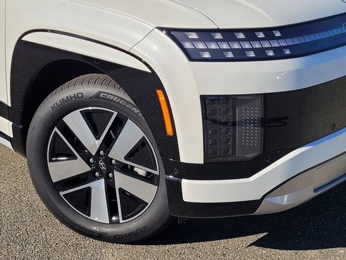 New 2026 Hyundai Ioniq 9 SEL image 6