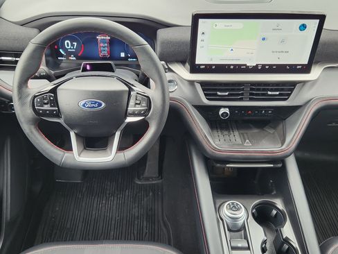 Used 2025 Ford Explorer ST-Line w/ Premium Package image 30