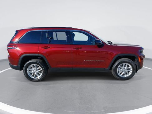 New 2025 Jeep Grand Cherokee Laredo X w/ Luxury Tech Group I image 4
