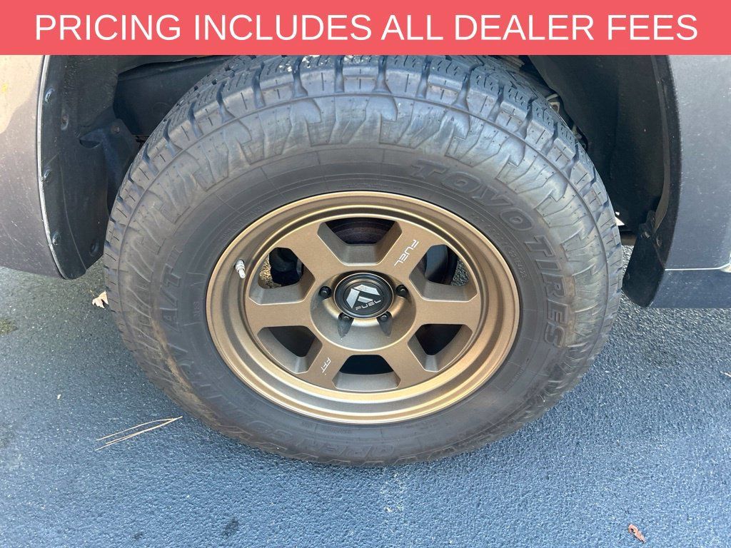 Used 2013 Toyota 4Runner Limited AWD/4WD image 10