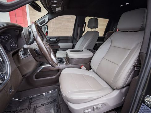 Used 2022 GMC Sierra 2500 SLT w/ SLT Preferred Package AWD/4WD image 13