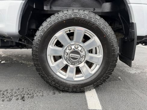 Certified 2021 Ford F250 Platinum w/ FX4 Off-Road Package image 10