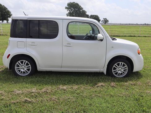 Used 2012 Nissan Cube 1.8 S w/ Indigo Limited Edition Pkg FWD image 11