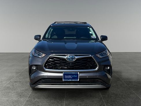 Used 2023 Toyota Highlander Platinum AWD/4WD image 3