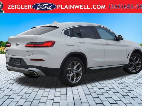 Used 2025 BMW X4 xDrive30i w/ Premium Essential Package AWD/4WD image 5