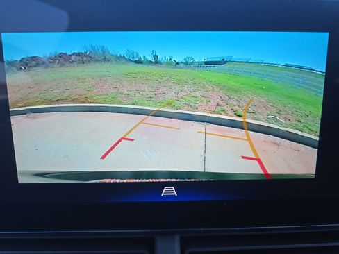 Used 2025 Chevrolet Trax LT w/ LT Convenience Package image 24