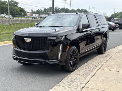 Used 2024 Cadillac Escalade ESV Sport Platinum w/ LPO, ONYX Package AWD/4WD image 21