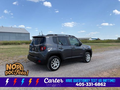 Used 2023 Jeep Renegade Latitude w/ Premium Group AWD/4WD image 3