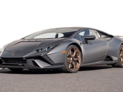 Used 2023 Lamborghini Huracan Tecnica image 8