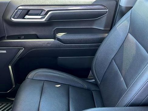 Used 2022 Chevrolet Silverado 1500 LTZ w/ Technology Package image 22