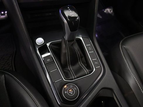 Used 2022 Volkswagen Tiguan SE R-Line image 50
