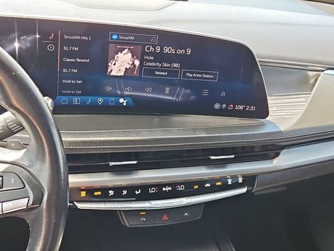 Used 2024 Cadillac XT4 Premium Luxury FWD image 11