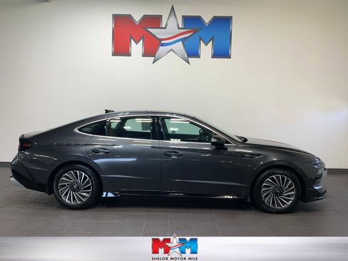 Used 2024 Hyundai Sonata Limited image 1