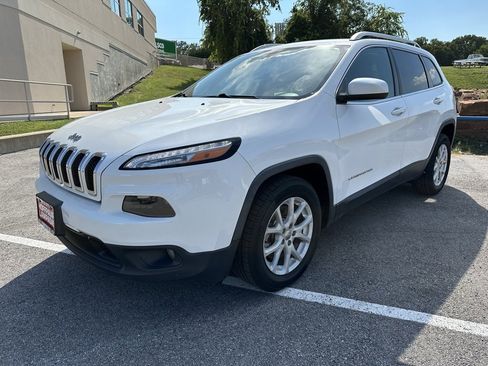 Used 2018 Jeep Cherokee Latitude Plus image 1