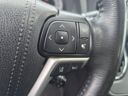 Used 2020 Toyota Sienna SE image 29