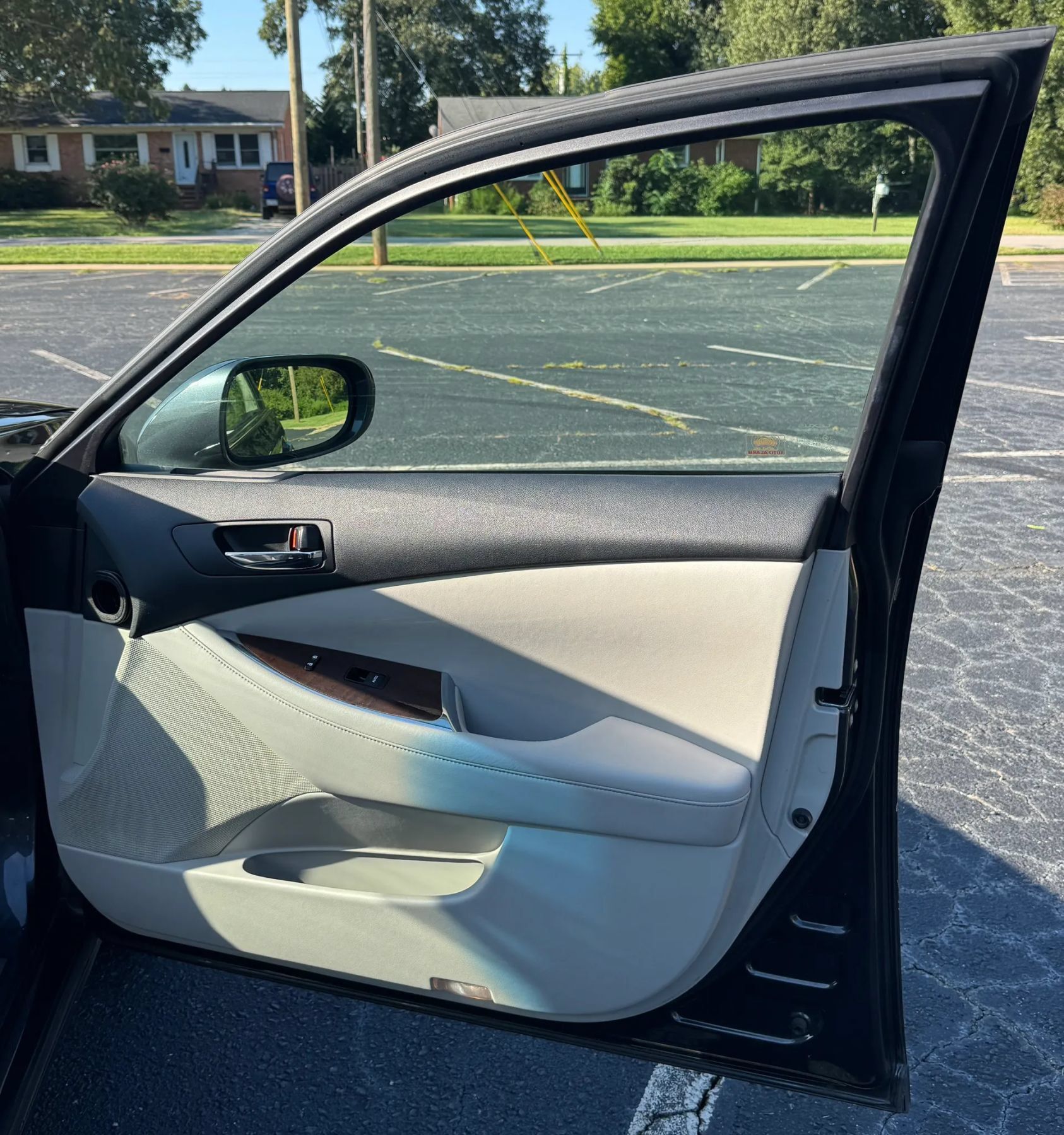 Used 2011 Lexus ES 350 w/ Preferred Accessory Package FWD image 23