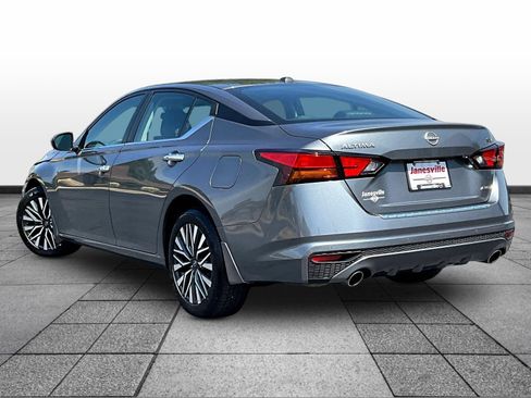 Certified 2023 Nissan Altima 2.5 SV w/ SV Premium Package AWD/4WD image 5