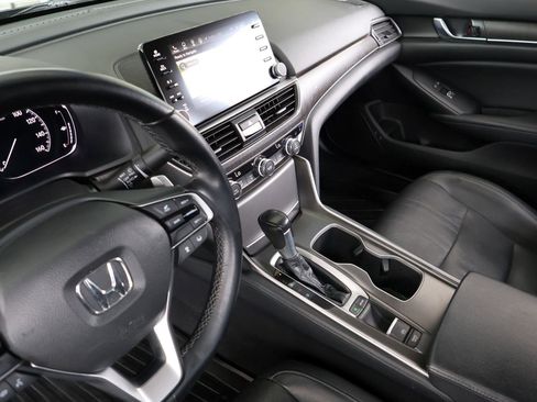 Used 2018 Honda Accord Touring image 40