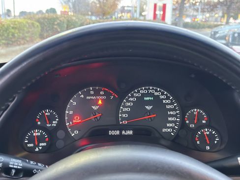 Used 2004 Chevrolet Corvette Coupe w/ Roof Package image 19