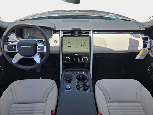 New 2026 Land Rover Discovery S AWD/4WD image 9