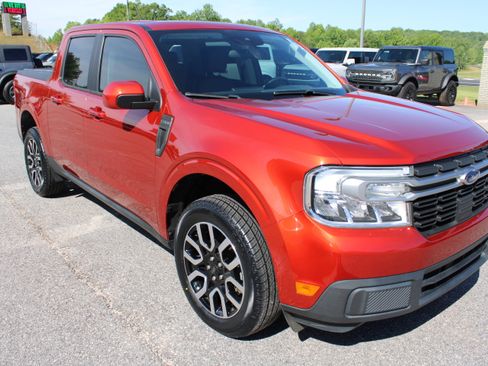 Used 2022 Ford Maverick Lariat w/ Lariat Luxury Package FWD image 4
