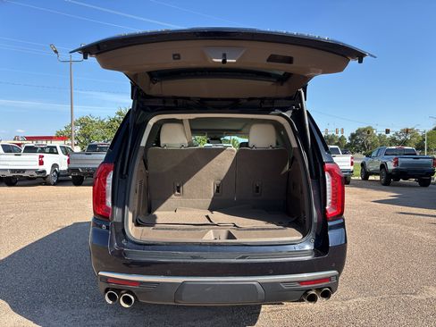 Used 2023 GMC Yukon Denali AWD/4WD image 8
