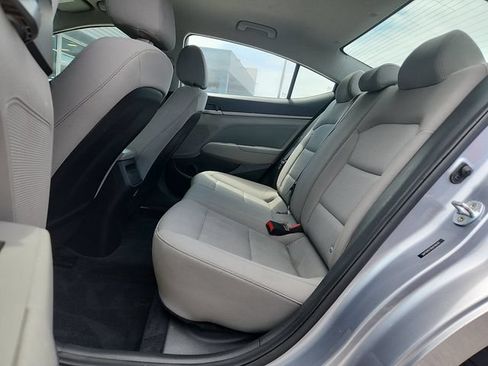Used 2017 Hyundai Elantra SE FWD image 6