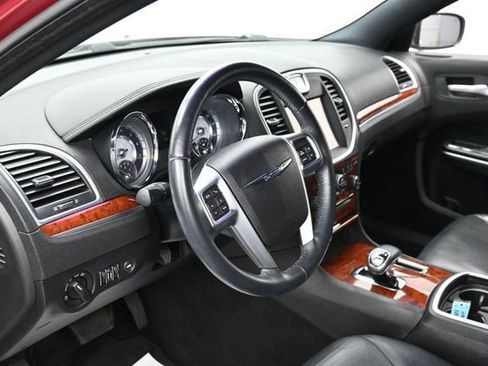 Used 2013 Chrysler 300 RWD image 14