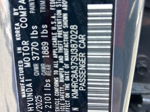 Used 2025 Hyundai Venue SEL image 7