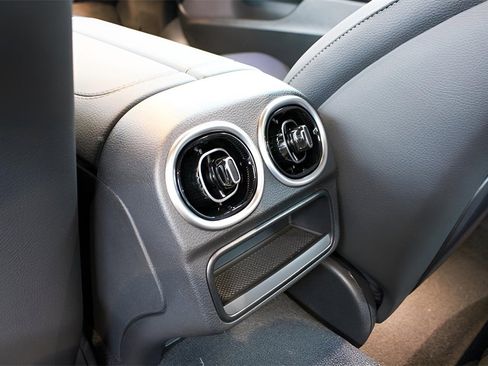 Used 2025 Mercedes-Benz C 300 Sedan image 20