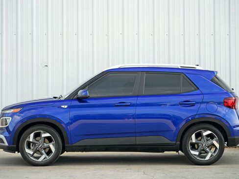 Used 2022 Hyundai Venue Limited w/ Cargo Package image 8