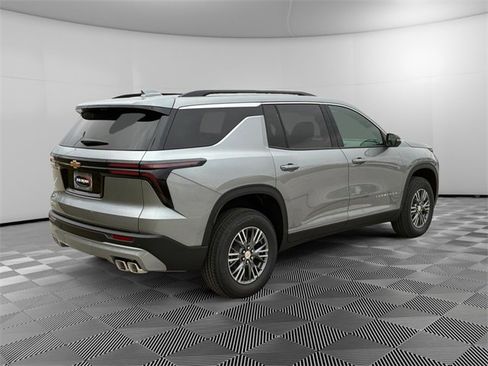 New 2026 Chevrolet Traverse LT w/ Driver Confidence Package image 3