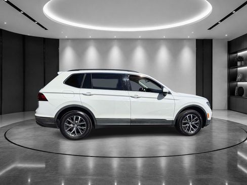 Used 2018 Volkswagen Tiguan SE AWD/4WD image 5