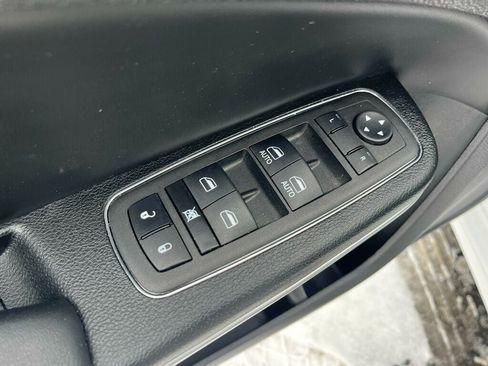 Used 2023 Chrysler 300 Touring L w/ Popular Equipment Group image 13