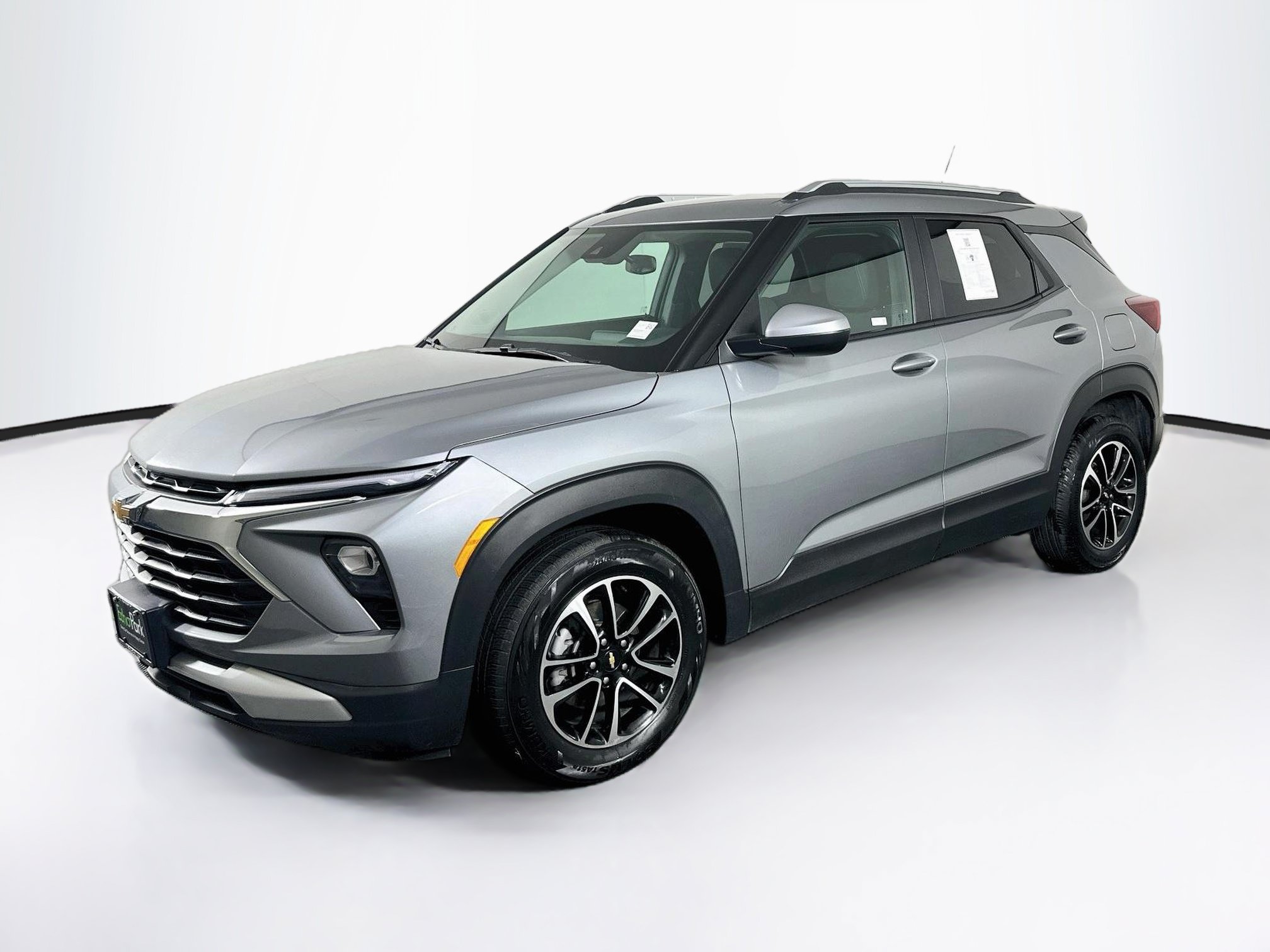 Used 2025 Chevrolet TrailBlazer LT FWD image 3