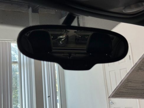 Used 2014 Volkswagen Beetle TDI FWD image 31