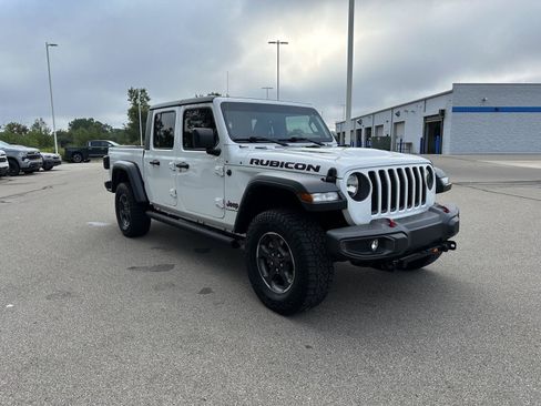 Used 2023 Jeep Gladiator Rubicon w/ Cold Weather Group AWD/4WD image 9