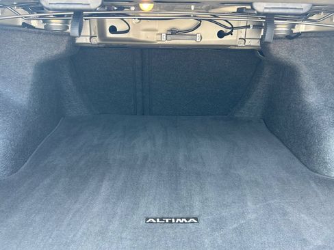 Used 2025 Nissan Altima 2.5 SV FWD image 25