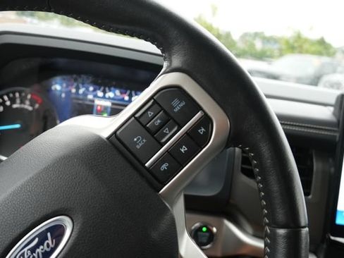 Used 2024 Ford Expedition XLT AWD/4WD image 27