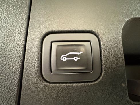 Used 2024 Cadillac XT4 Luxury w/ Cold Weather Package AWD/4WD image 43