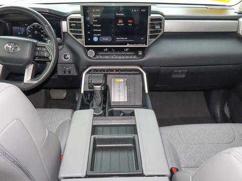 Used 2024 Toyota Tundra Limited image 9