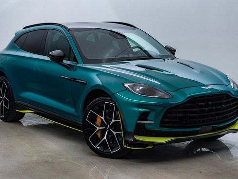 Used 2025 Aston Martin DBX 707 image 3
