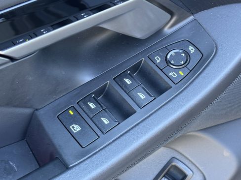 Used 2025 BMW 530i xDrive w/ Premium Package AWD/4WD image 15