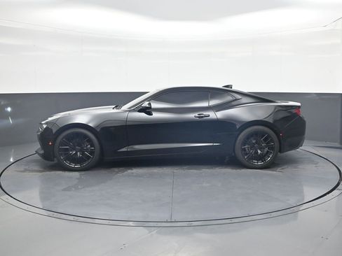 Used 2018 Chevrolet Camaro LT image 3