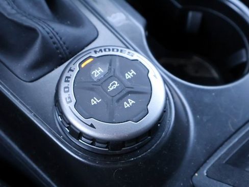 Used 2023 Ford Bronco Wildtrak image 8