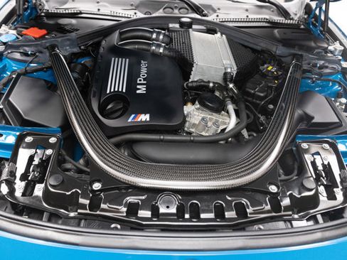 Used 2020 BMW M4 Coupe w/ Competition Package RWD image 7