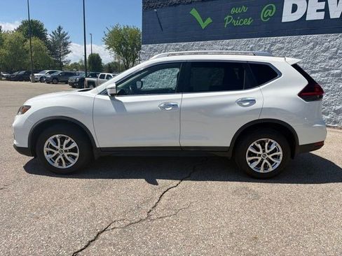 Used 2018 Nissan Rogue SV w/ Premium Package AWD/4WD image 2