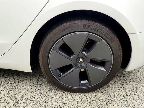 Used 2023 Tesla Model 3 Standard Range RWD image 9